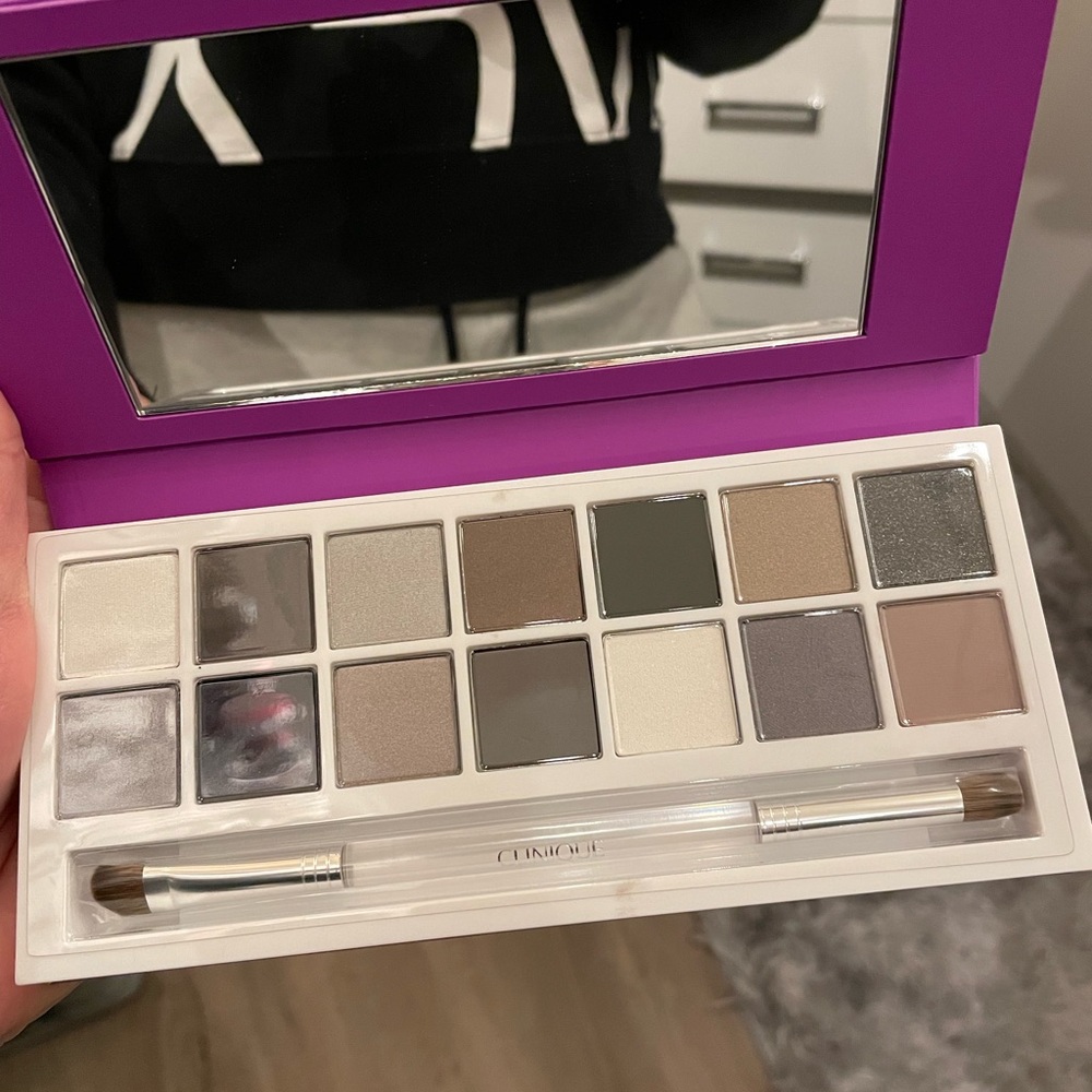 Clinque eye shadow box